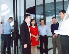 广东省工业和信息化局莅临开云在线登录官网-开云(中国)调研制造业创新中心建设情况